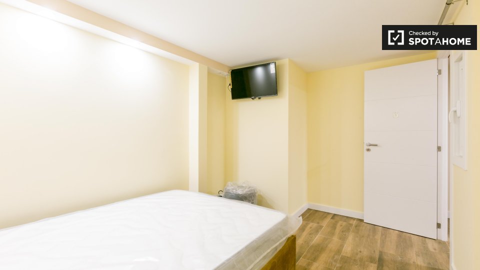 Double room Lisbon, 11 beds, 320m² — photo 3