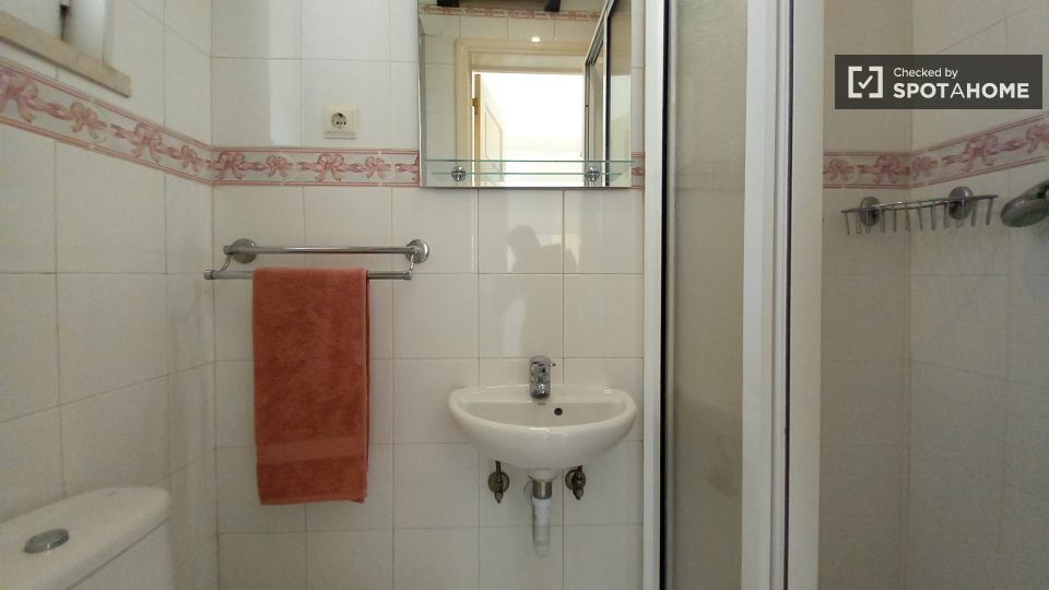 Apartment Lisbon, 3 beds, 120m² — photo 16