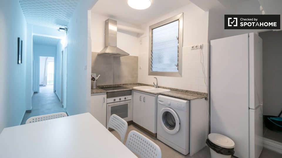 Double room Valencia, 3 beds — photo 2