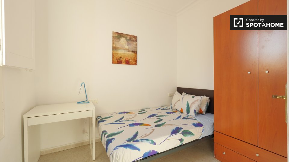 Double room Barcelona, 2 beds — photo 18