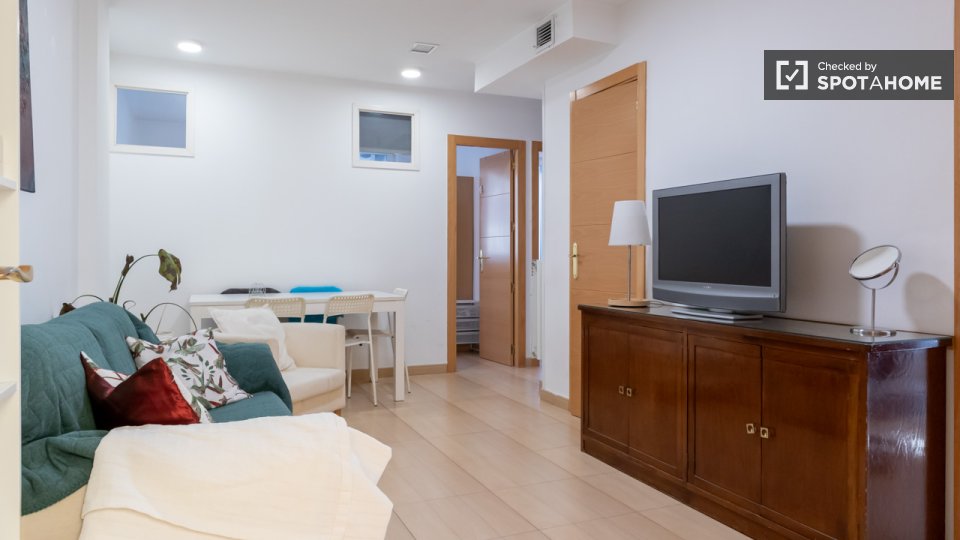 Double room Madrid, 3 beds — photo 30