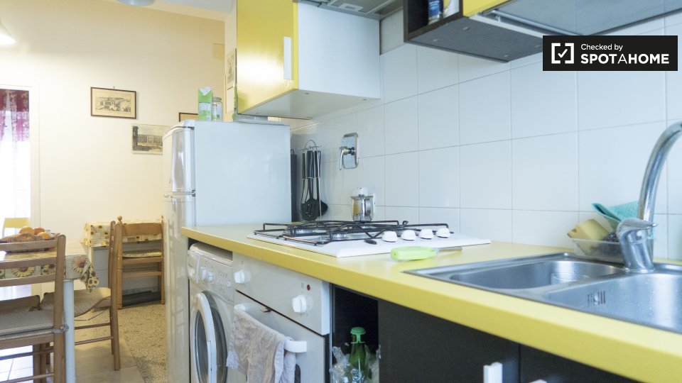 Double room Rome, 3 beds, 70m² — photo 6