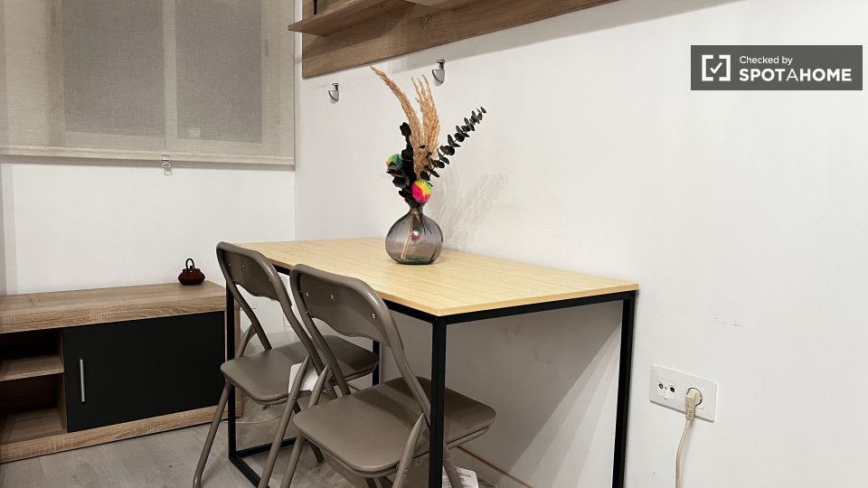 Double room Valencia, 4 beds, 90m² — photo 2