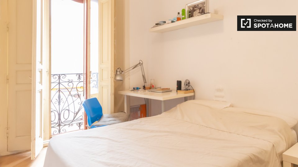 Double room Madrid, 7 beds, 130m² — photo 1