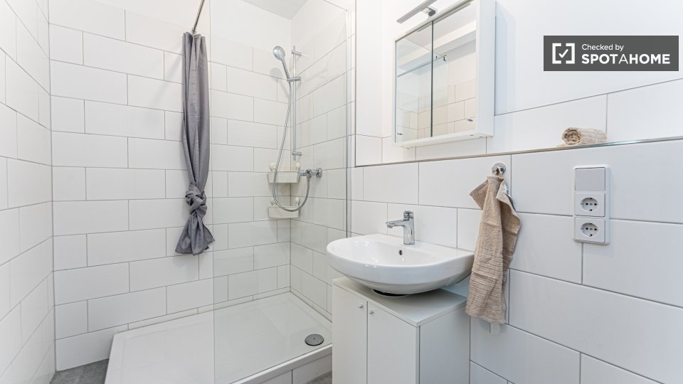 Double room Berlin, 5 beds, 105m² — photo 3