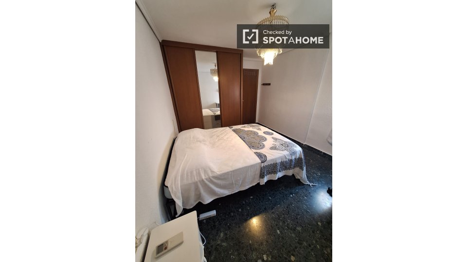 Double room Valencia, 5 beds, 110m² — photo 27