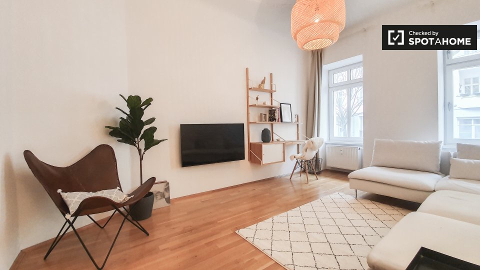 Apartment Berlin, 1 bed, 64m² — photo 1