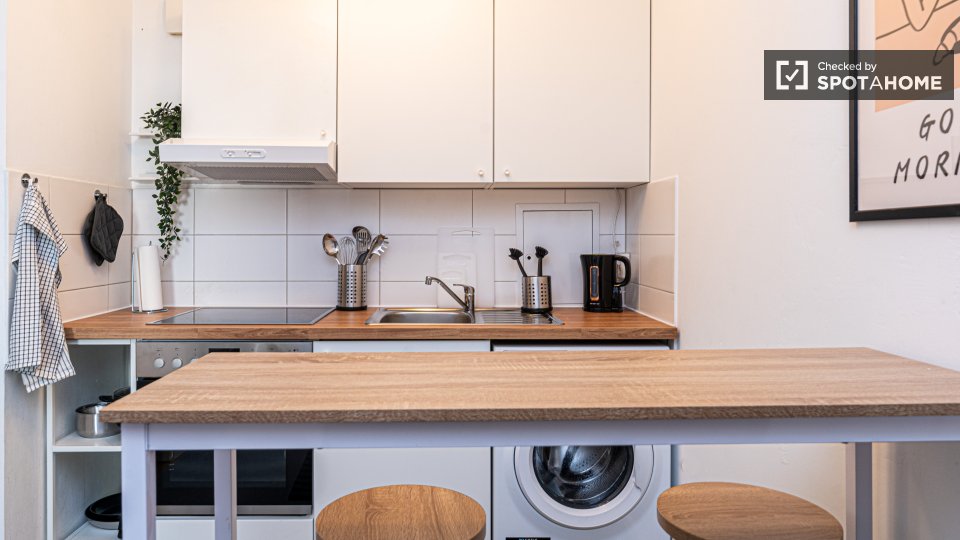 Double room Berlin, 6 beds, 88m² — photo 13