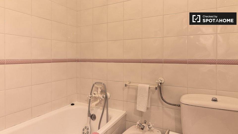 Double room Lisbon, 4 beds, 105m² — photo 28