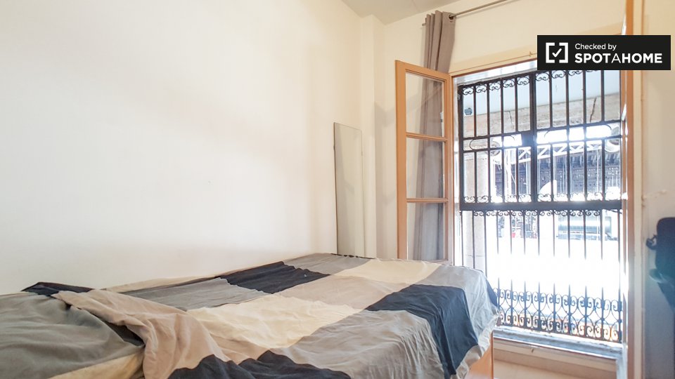 Double room Barcelona, 4 beds, 75m² — photo 1