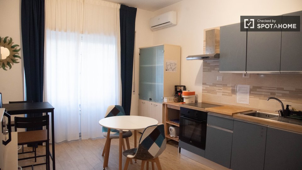 Double room Rome, 1 bed, 108m² — photo 11