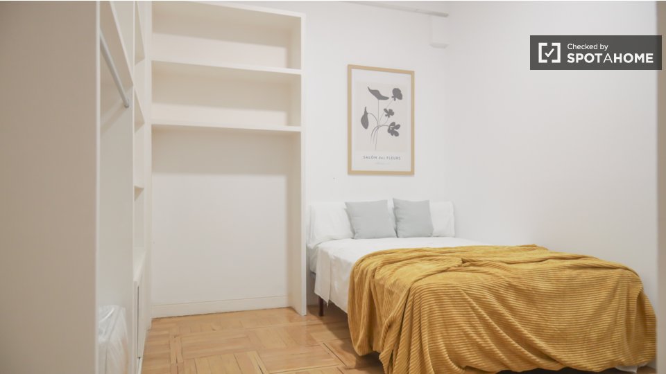 Double room Madrid, 18 beds — photo 18