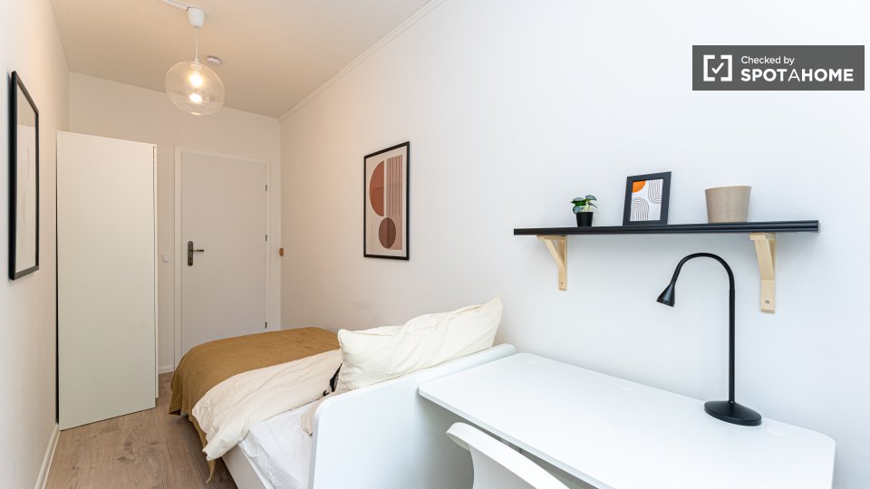 Double room Berlin, 5 beds, 59m² — photo 8