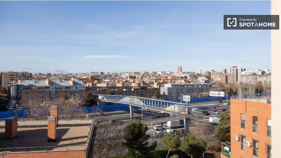 Double room Madrid, 4 beds, 85m² — photo 35