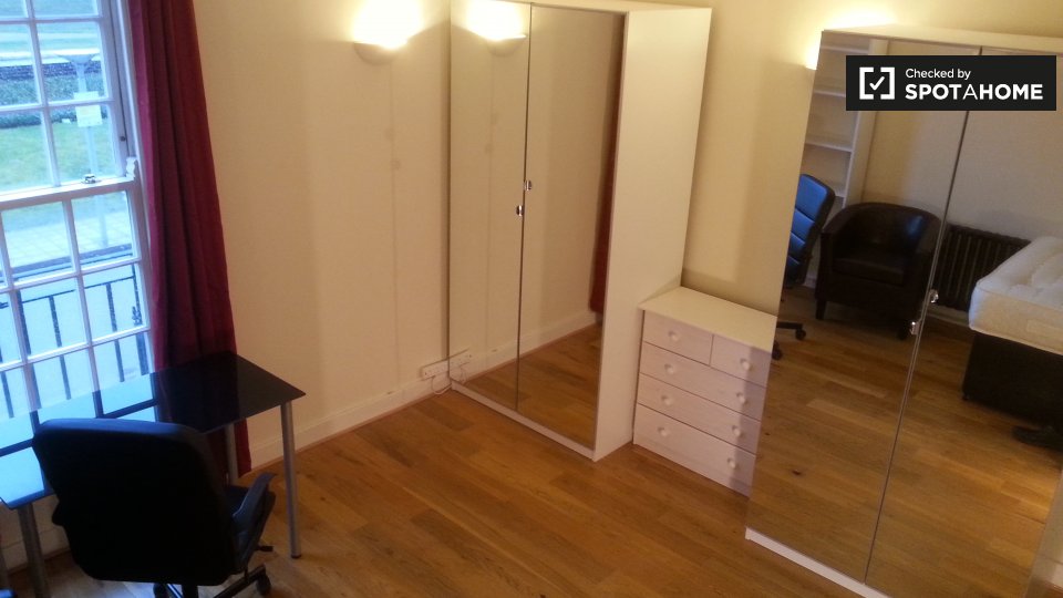 Double room London, 4 beds — photo 18