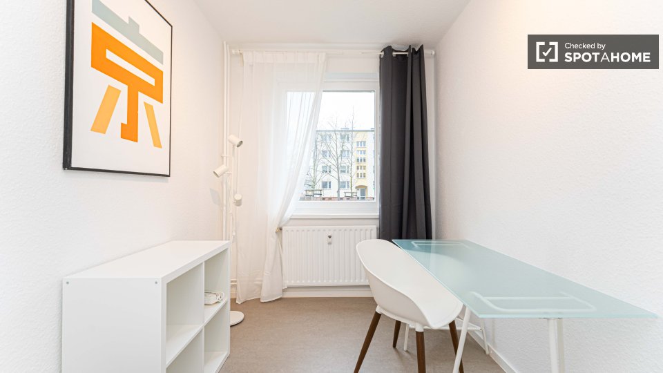 Double room Berlin, 4 beds, 66m² — photo 6