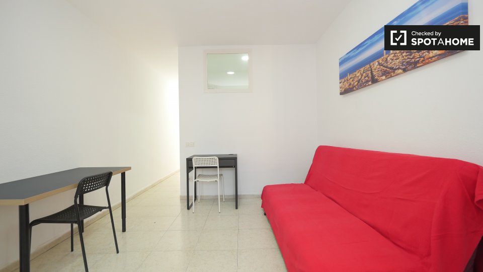 Double room Barcelona, 2 beds — photo 7