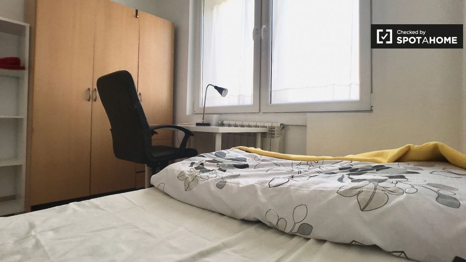 Double room Madrid, 3 beds — photo 7