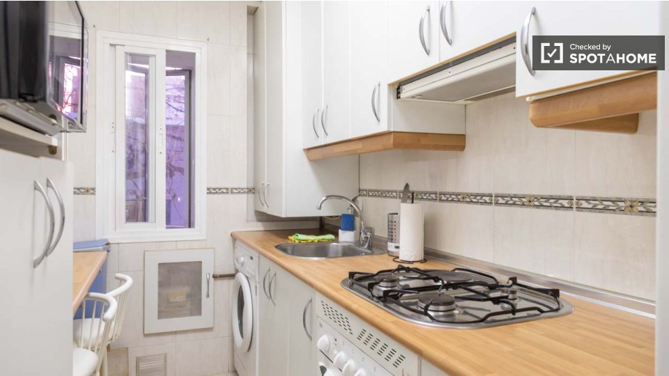 Double room Madrid, 3 beds, 50m² — photo 23