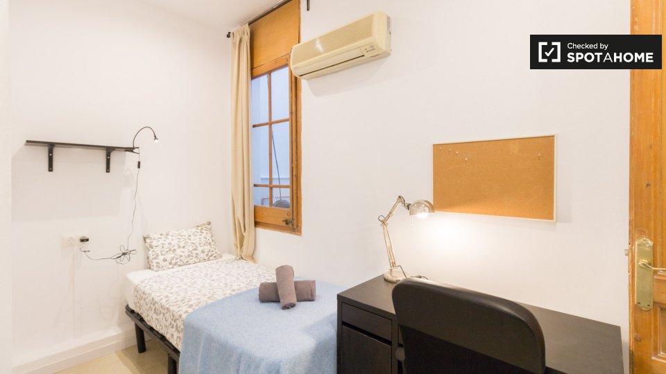 Double room Barcelona, 7 beds, 160m² — photo 1