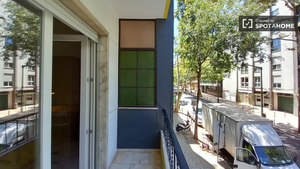 Double room Lisbon, 1 bed, 60m² — photo 5