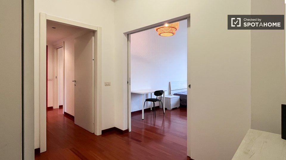 Double room Milan, 3 beds — photo 1