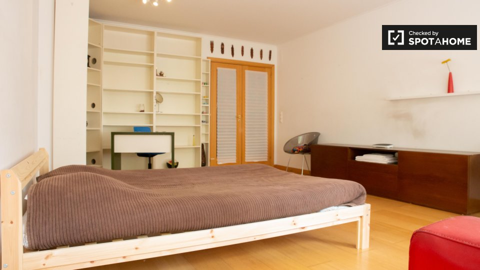 Double room Lisbon, 4 beds, 130m² — photo 2