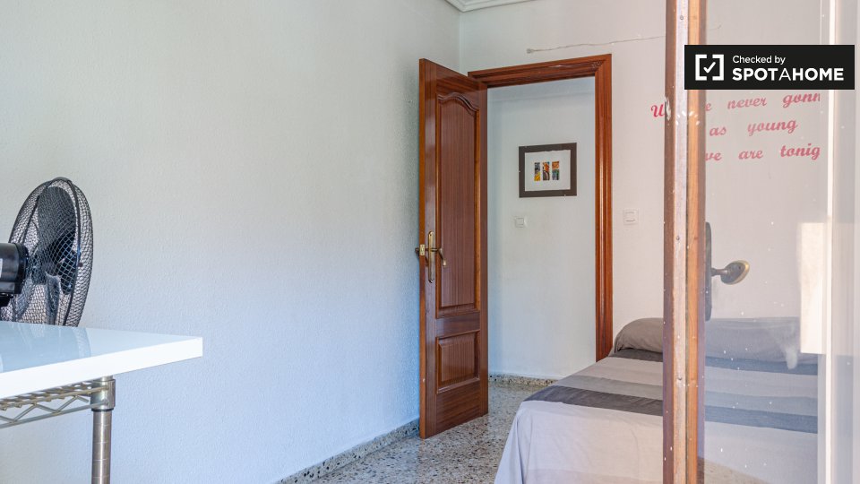 Double room Valencia, 4 beds, 110m² — photo 9