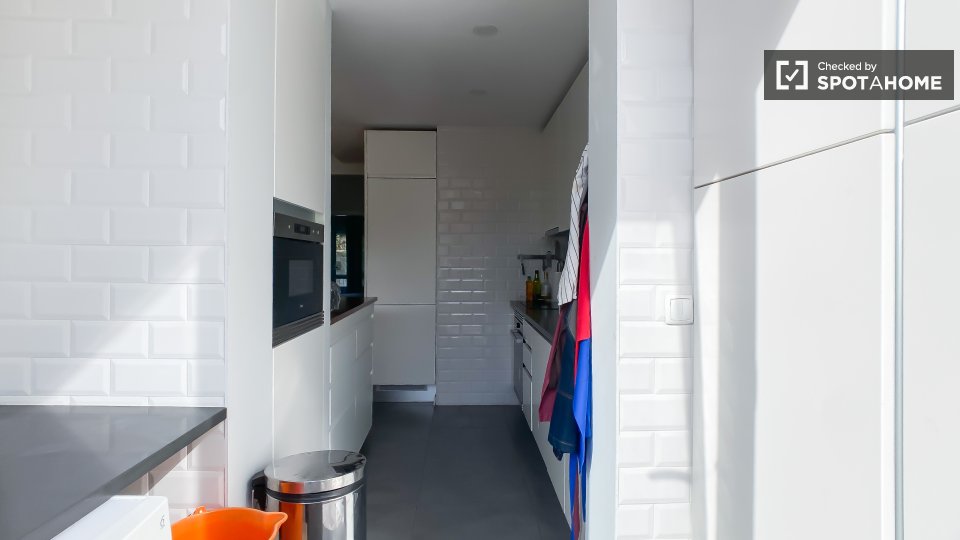 Apartment Lisbon, 2 beds, 77m² — photo 6