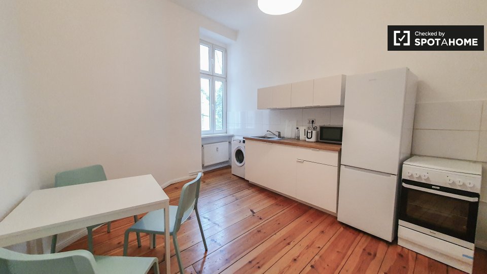 Double room Berlin, 3 beds — photo 17