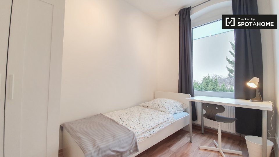 Double room Berlin, 2 beds, 40m² — photo 9