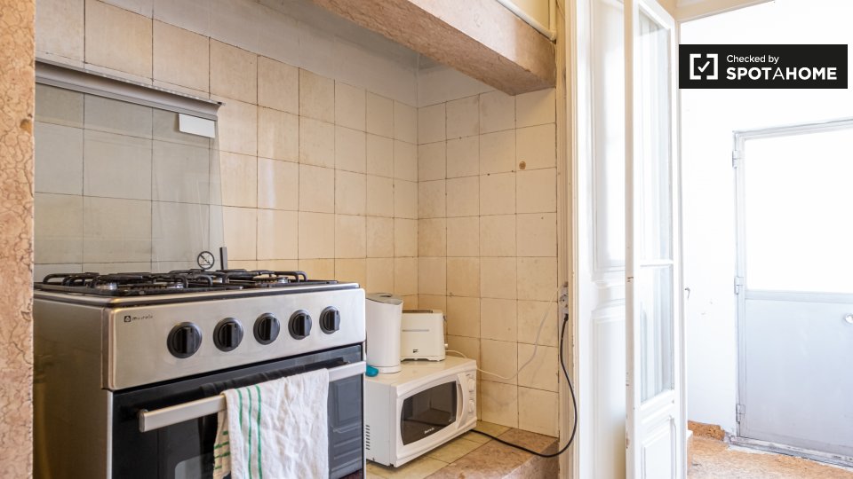 Double room Lisbon, 6 beds — photo 9