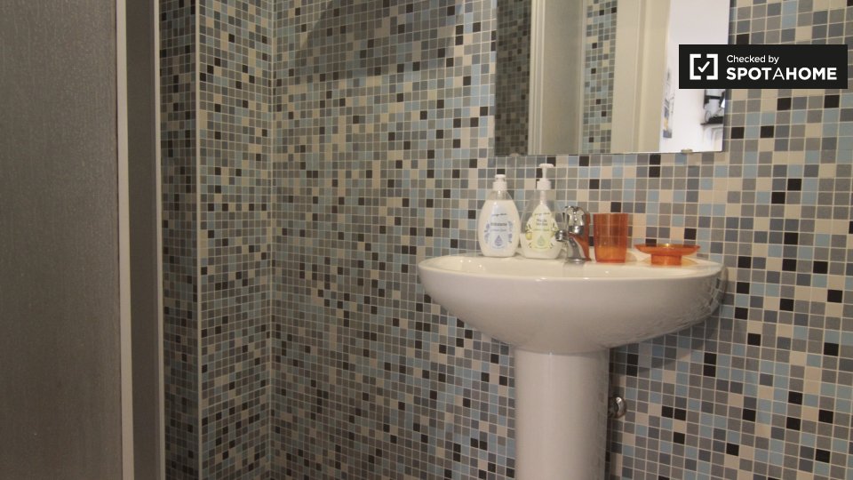 Apartment mono Lisbon, 45m² — photo 16