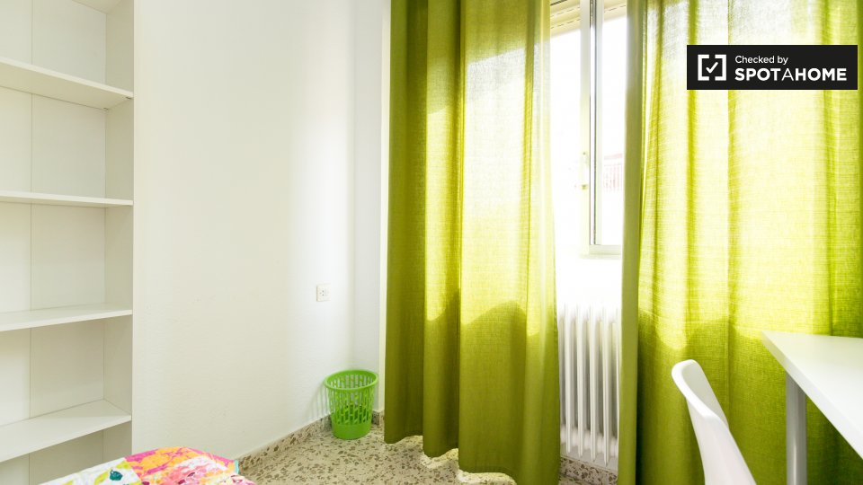 Double room Granada, 5 beds, 130m² — photo 3