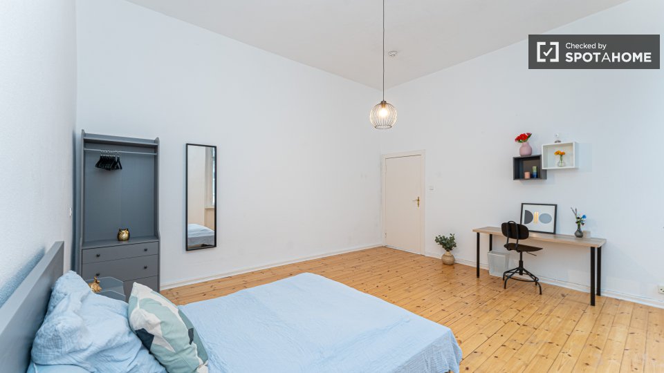 Double room Berlin, 3 beds, 75m² — photo 3