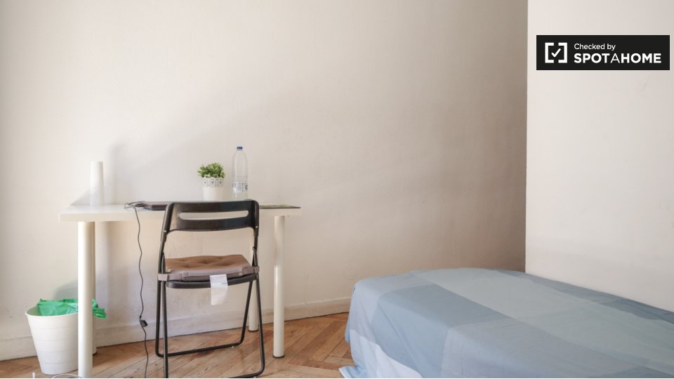 Double room Madrid, 12 beds, 280m² — photo 2