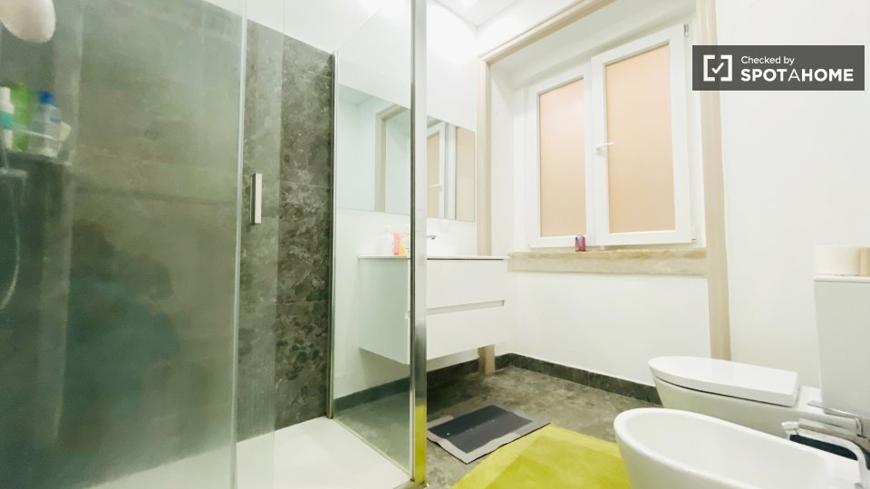 Double room Lisbon, 9 beds — photo 19
