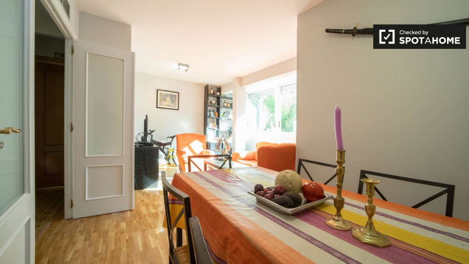 Double room Madrid, 3 beds, 110m² — photo 11