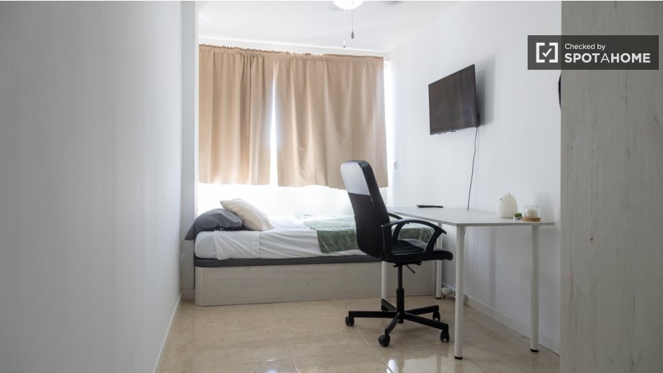 Double room Madrid, 5 beds — photo 23