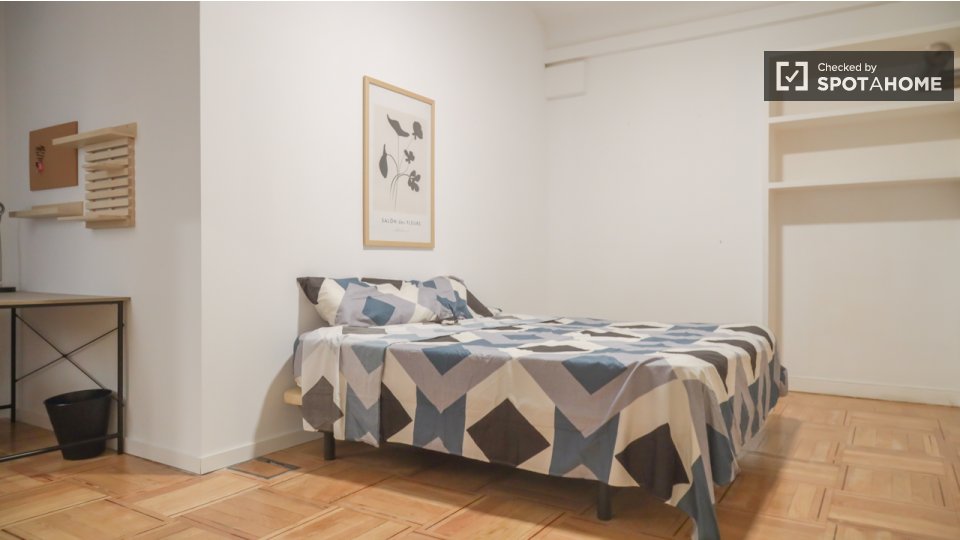 Double room Madrid, 18 beds — photo 12