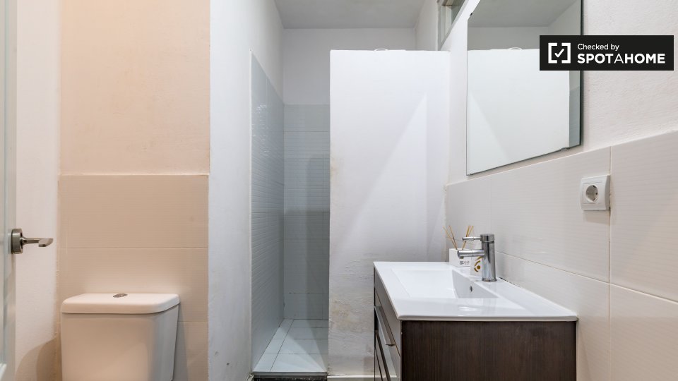 Double room Valencia, 6 beds, 100m² — photo 5