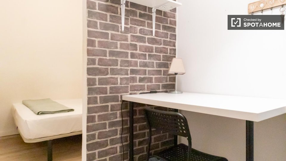 Double room Madrid, 5 beds, 100m² — photo 58