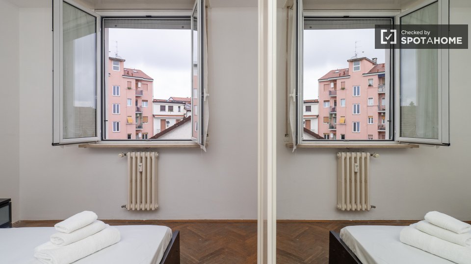 Double room Milan, 2 beds — photo 3