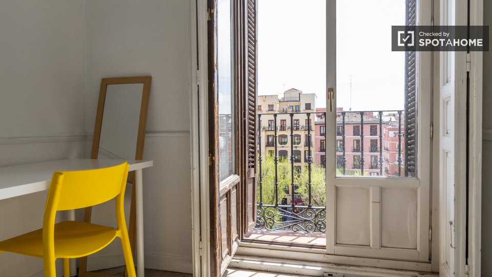 Double room Madrid, 4 beds — photo 3