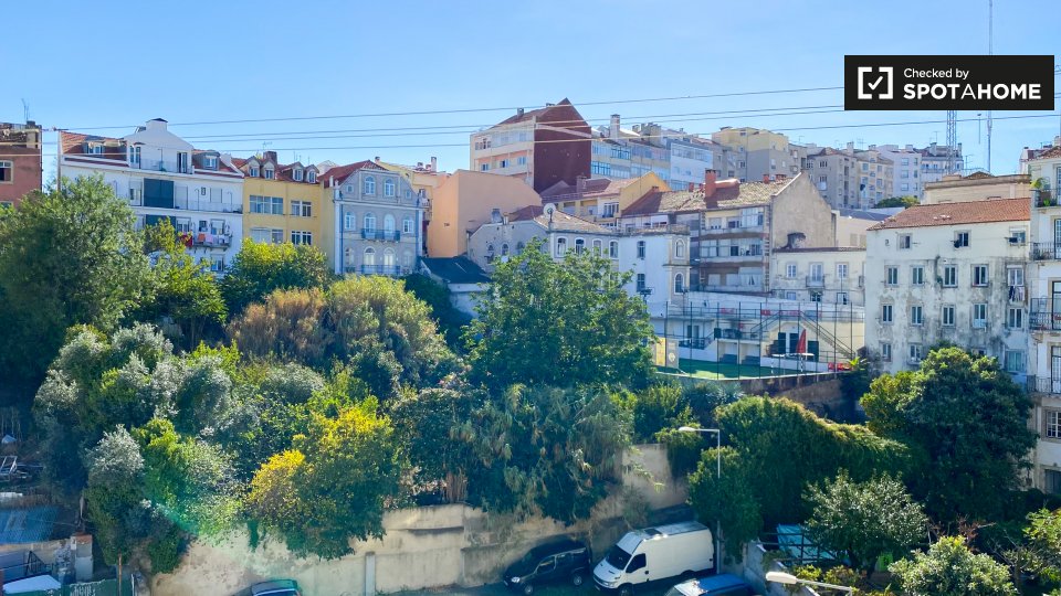 Double room Lisbon, 6 beds, 120m² — photo 10