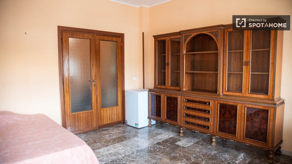 Double room Rome, 3 beds — photo 1
