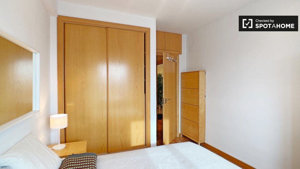 Double room Madrid, 4 beds, 90m² — photo 6