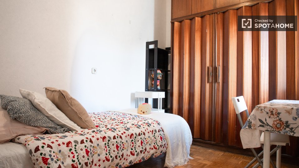 Double room Madrid, 4 beds — photo 8