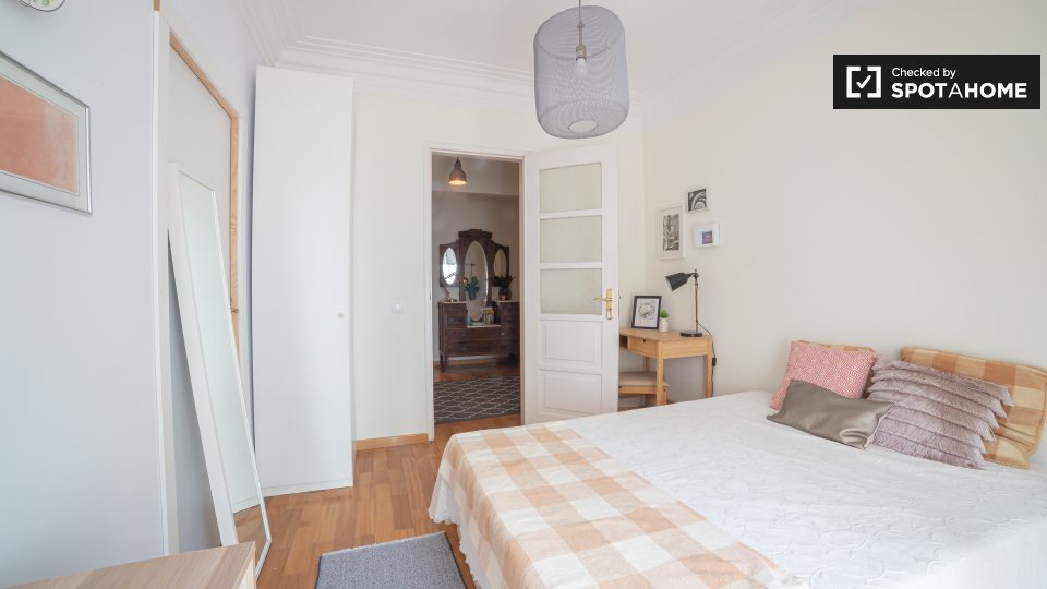 Double room Lisbon, 6 beds, 150m² — photo 5