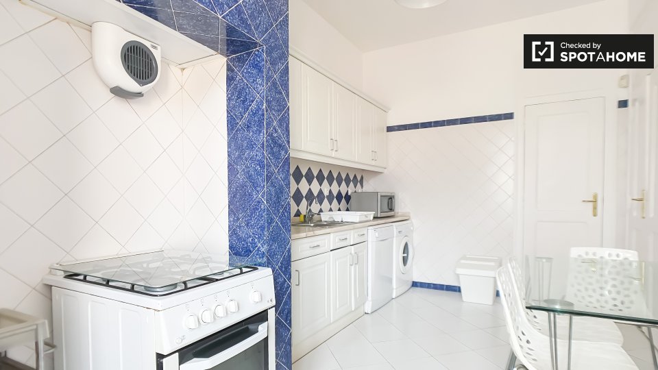 Double room Lisbon, 7 beds, 150m² — photo 15